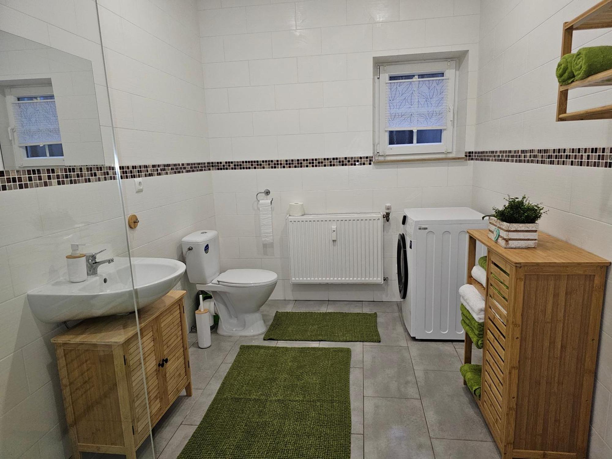 Warburg, Fewo "Sweet Home" 2,5 Zi- Eg-Separater Eingang - Parkplatz - Terasse- Komfortabel,Renoviert エクステリア 写真